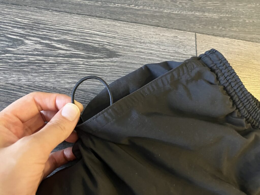 ポケットの中にキーフックがあるハーフパンツ